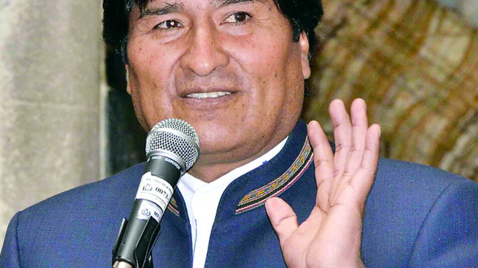 Joca ratifica construcción de tren en Bolivia