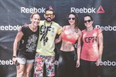 Tour Reebok live with fire