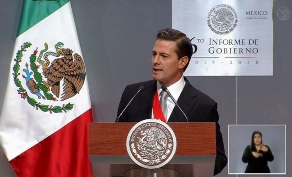 El presidente mexicano Enrique Peña Nieto da su último informe anual