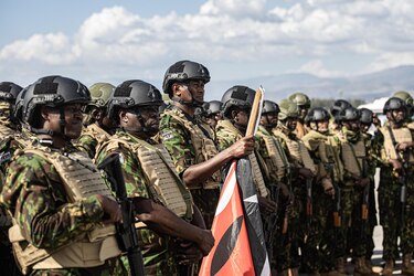 Haití recibe 230 policías kenianos para reforzar la lucha contra las bandas armadas