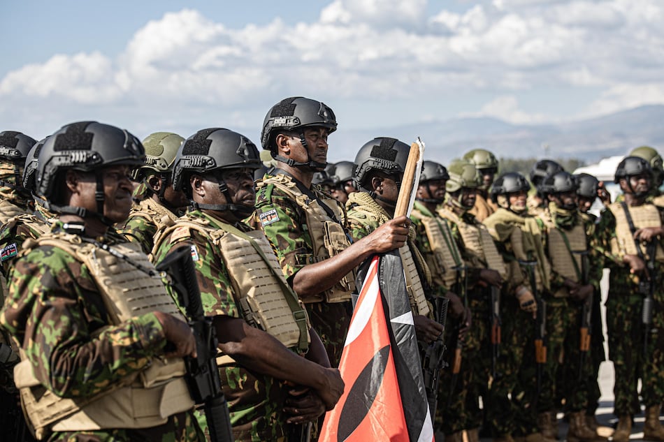 Haití recibe 230 policías kenianos para reforzar la lucha contra las bandas armadas