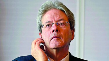 Italia complace a Bruselas con presupuesto