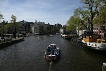 Ámsterdam prohibirá los barcos recreativos contaminantes en sus canales