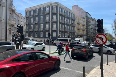 Entre 6 y 10 horas tardará en recuperarse todo el suministro eléctrico en España; estos han sido los efectos del apagón