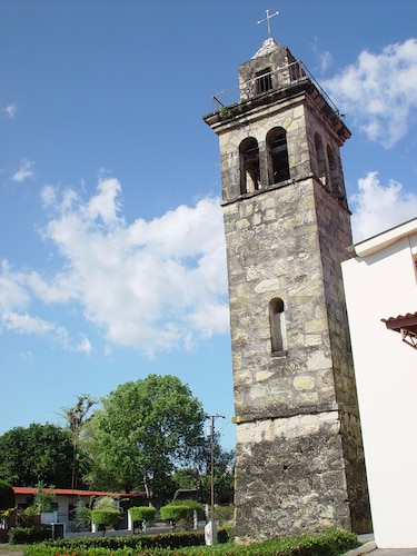 Torre exenta de la Catedral de David corre riesgo: respaldan anteproyecto para salvaguardar monumento histórico