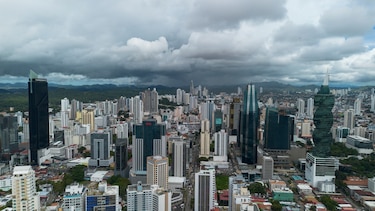 Fitch advierte que Panamá no podrá cumplir con consolidación fiscal sin una reforma tributaria