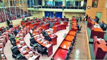 Pleno posterga debate de las reformas electorales