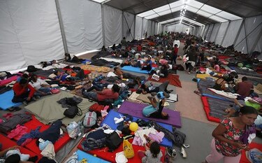 Ciudad de México alberga a 4 mil centroamericanos de la caravana de migrantes