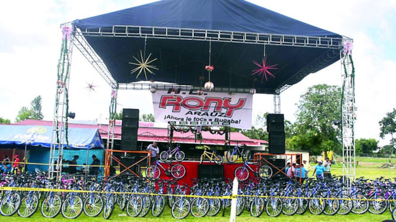 Más de $125 millones facturaron al PAN empresarios Araúz y Carretero