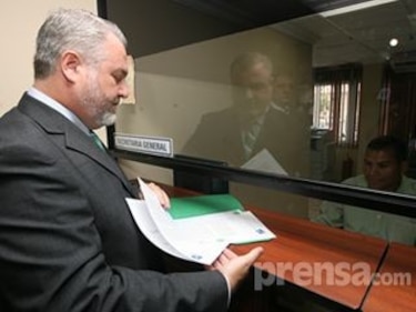 Henríquez pide crear una comisión que investigue crisis del agua