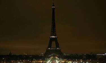 Ante el cambio climático, apagan luces por la ‘Hora de la Tierra’