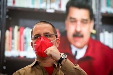 Exyerno de Chávez disputará gobernación en feudo chavista tras inhabilitación de opositor ganador