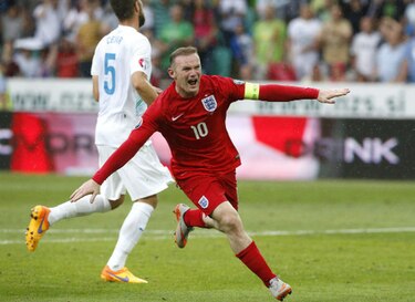Inglaterra vence a Eslovenia con gol salvador de Rooney