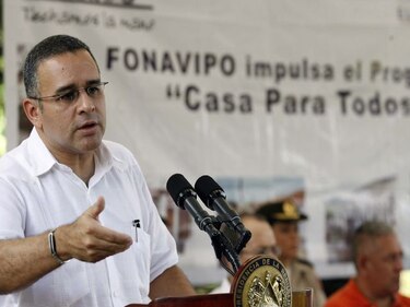 Presidente salvadoreño pide votar contra el retorno de la oligarquía al poder