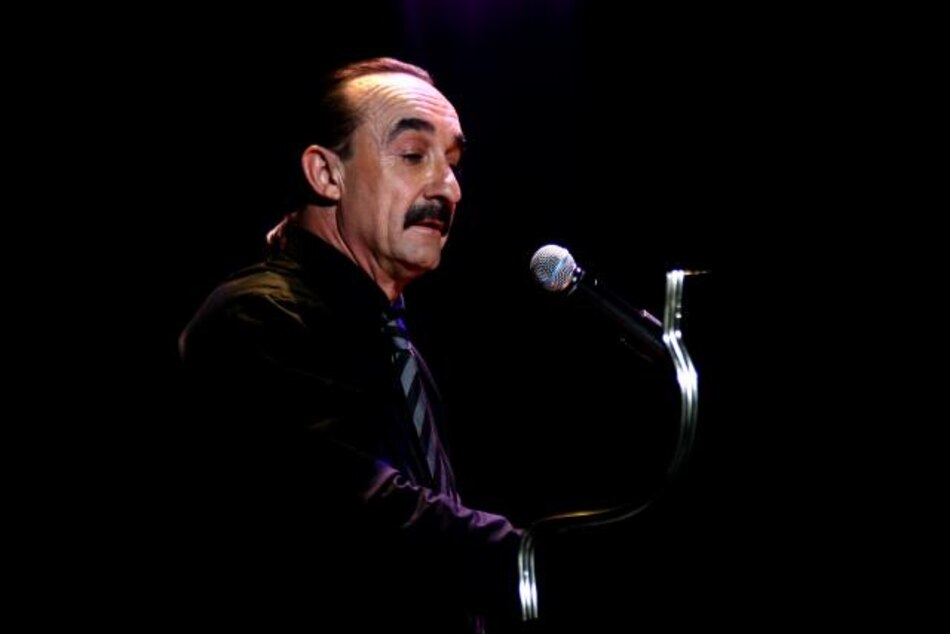 Trasladan a hospital de Ciudad de México a pianista Raúl Di Blasio