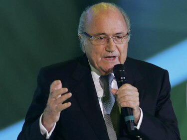 FIFA implanta el apretón de manos por la paz en sus competiciones