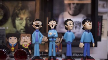 Dedican a grupo The Beatles peluquería en capital de Argentina