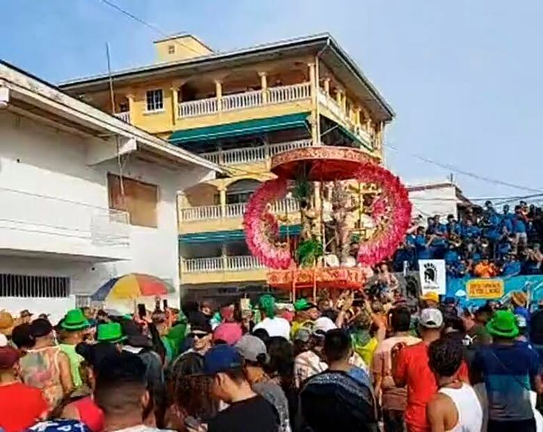 Lujo, jolgorio y culecos en Las Tablas