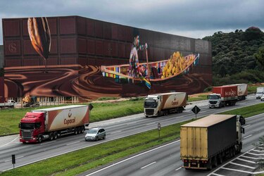 Artista brasileño pinta el grafiti más grande del mundo