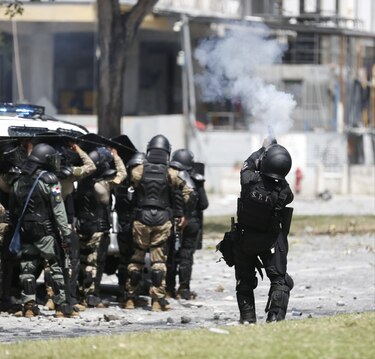 Manifestación en la avenida Balboa deja enfrentamientos y un policía herido