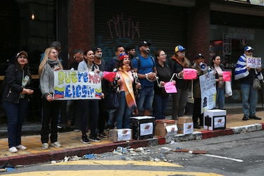 Venezolanos en Uruguay protestan contra los requisitos exigidos desde Caracas para votar