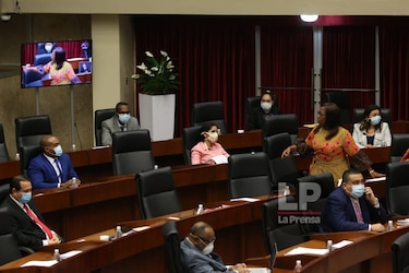 ‘Cualquiera de nosotros puede volverse eufórico, chocarnos y manotearnos’, dice Bolota Salazar, pero Kayra Harding no se calla: ‘he sido maltratada y todos lo saben’
