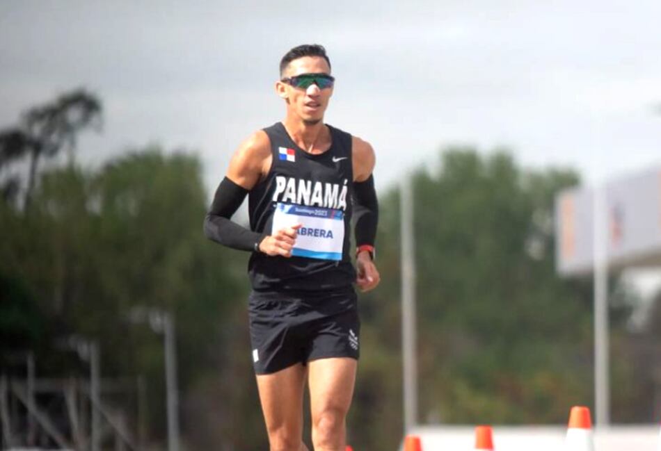 Panameño Cabrera hace historia en la marcha atlética: oro y récord nacional en Guatemala