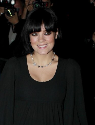 Lily Allen agradece felicitaciones por nacimiento de su hija
