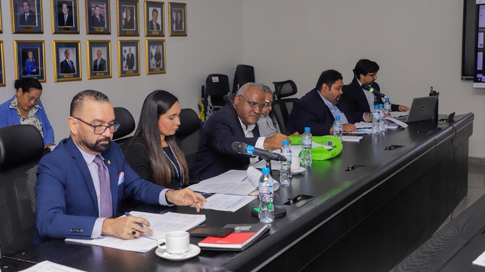 Proponen disolver el Tribunal Administrativo de la Función Pública