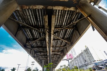 Usuarios en riesgo por falta de mantenimiento de puente Balboa