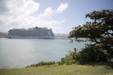 Cancelan crucero que encalló en Dominicana, pasajeros volverán a Estados Unidos en avión
