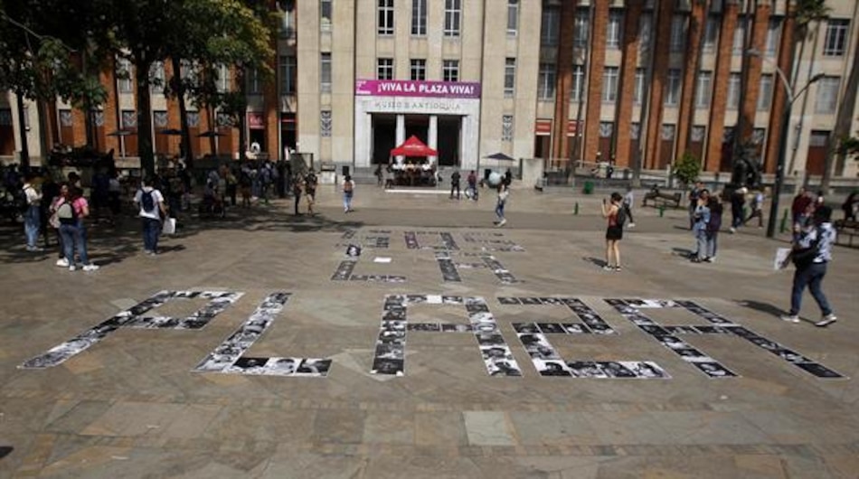 El arte de Botero reclama libertad tras polémico cierre de plaza en Medellín