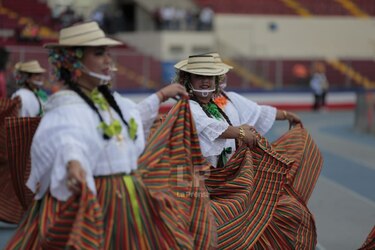 Rinden tributo a los Símbolos Patrios en el Rommel Fernández