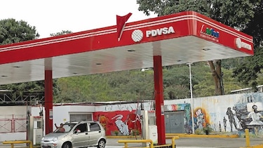 Venezolanos se enfrentan ahora a la escasez de gasolina