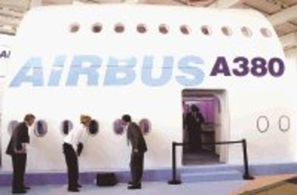 Airbus confirma el primer vuelo del avión gigante A380 para el mes de abril