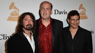 Foo Fighters gana tres Grammy una semana después de la muerte de su baterista