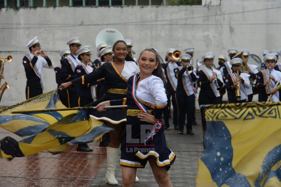 Actos cívicos marcan el inicio del mes de la Patria