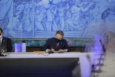 Presidente Cortizo sanciona leyes para incentivar el emprendimiento y regular producción de plásticos 