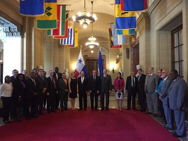 OEA inaugura escuela para niños colombianos por crisis fronteriza