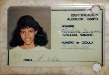 'Una tanqueta le pasó por encima a un carro rojo donde había una persona': cómo una familia panameña recuerda la última gran incursión militar de Estados Unidos en el continente americano