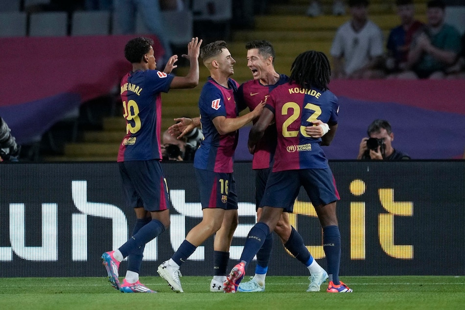 Lamine Yamal y Lewandowski lideran la victoria del Barcelona en casa