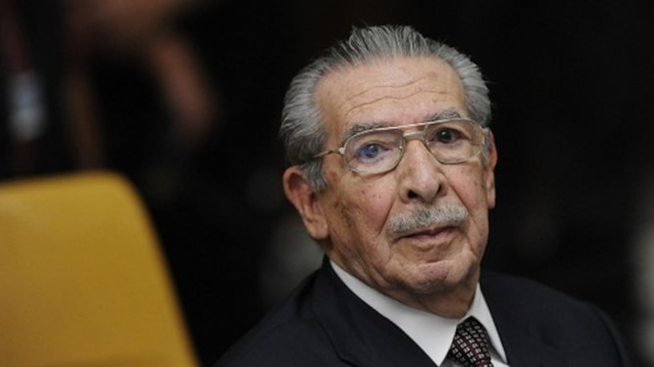Tribunal suspende inicio de juicio a ex dictador Ríos Montt