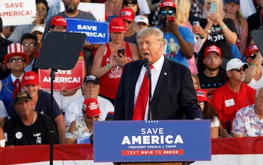 Trump celebra en Ohio su primer gran mitin desde su salida de la Casa Blanca