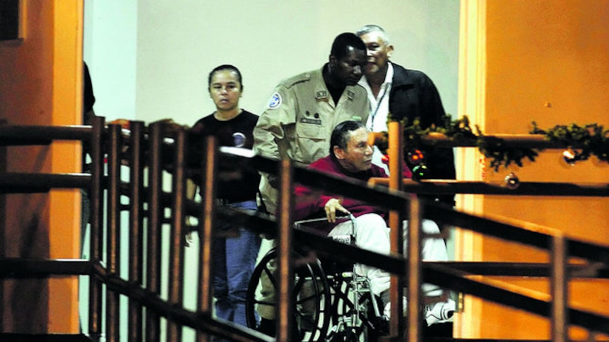 Manuel Antonio Noriega volvió al país extraditado de Francia el 11 de diciembre de 2011. Fue recluido en el Centro Penitenciario El Renacer, donde estuvo hasta finales de en