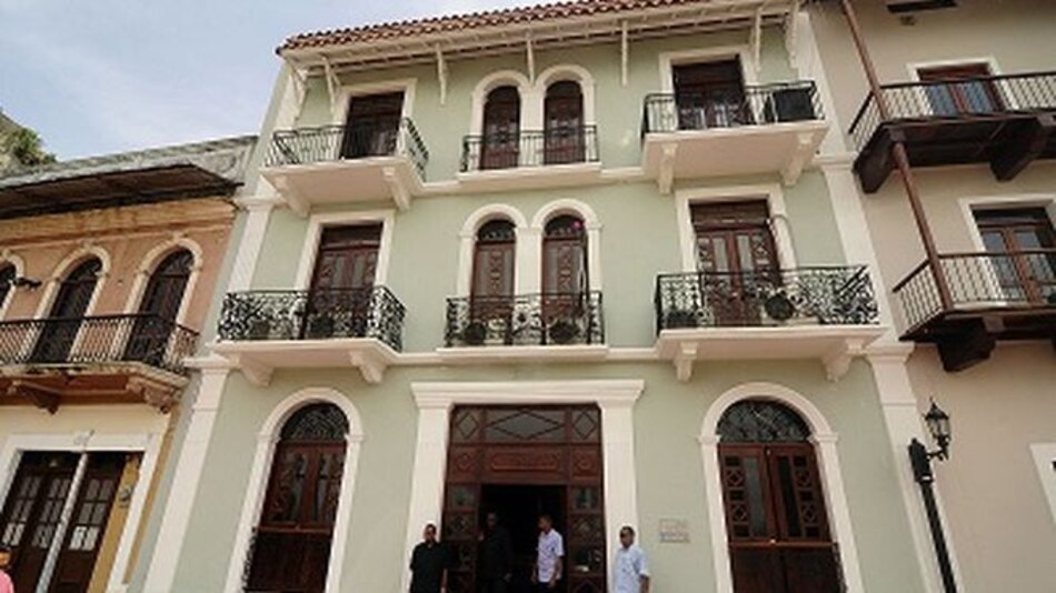 Rosas y Quirós presentan propuesta para derogar el PAN