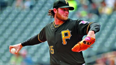 Astros refuerzan su rotación con Cole