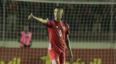 Panamá golea y sube al tercer lugar en la hexagonal