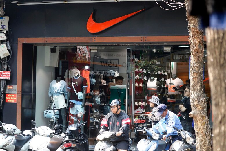 Los aranceles de Donald Trump sacuden a Wall Street que cierra con fuertes caídas