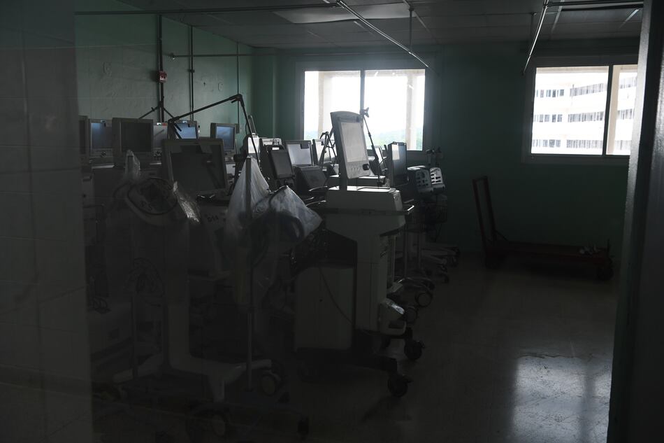 Basura, hacinamiento y equipos dañados: lo habitual en los hospitales públicos