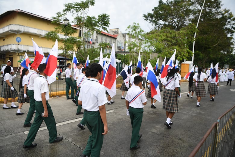 Entre tambores y banderas: Así se vivió el desfile del Día de los Símbolos Patrios